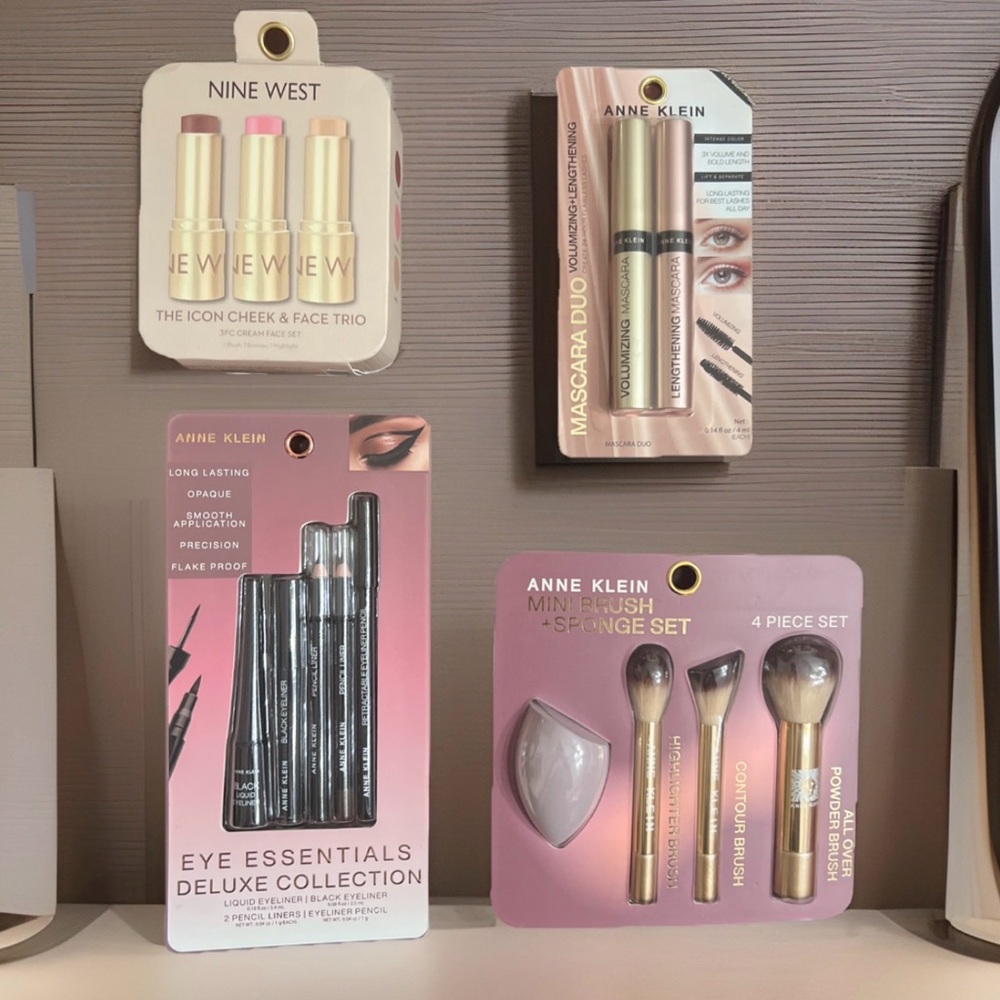 Anne Klein Makeup Collection Bundle